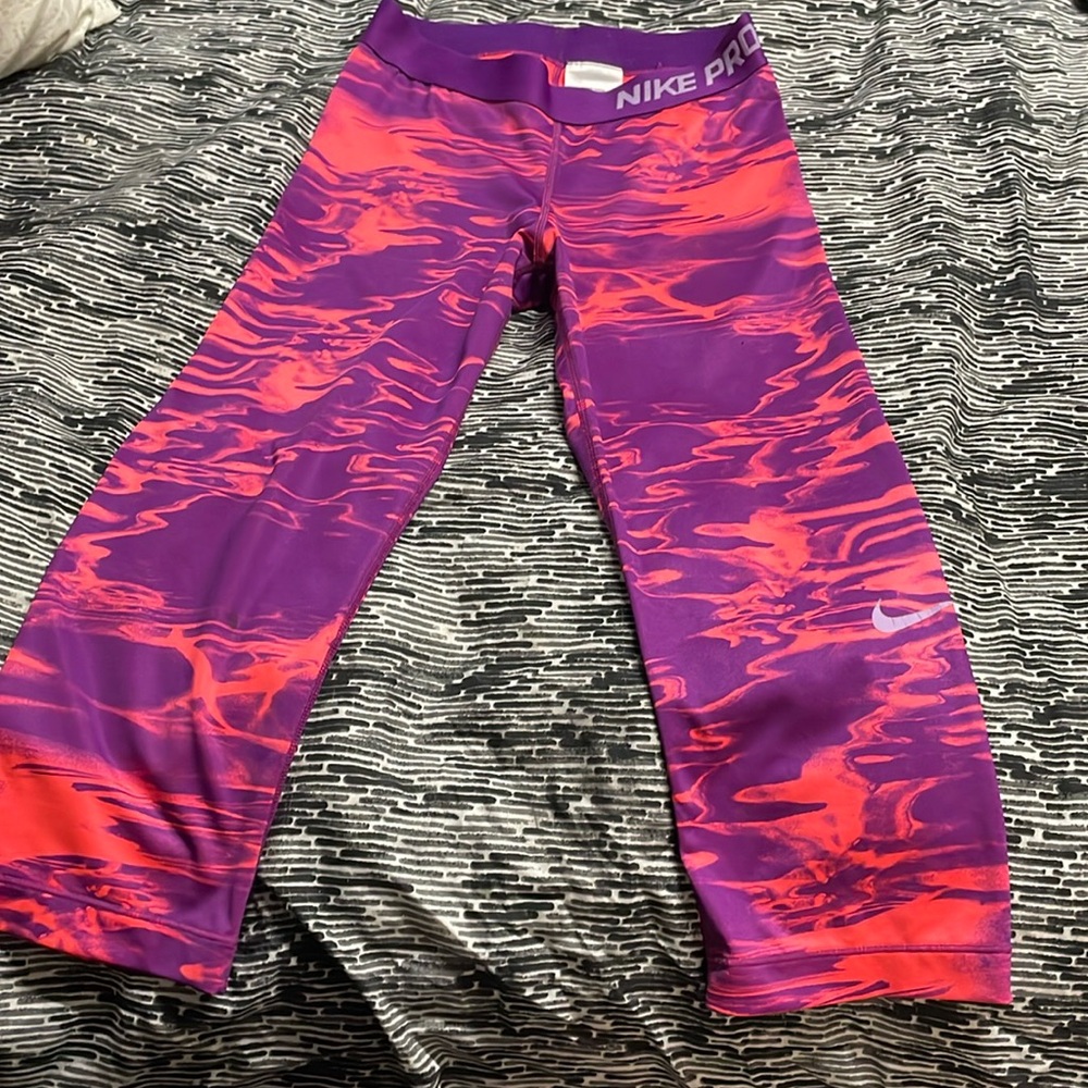 Women’s small Nike pro capri leggings